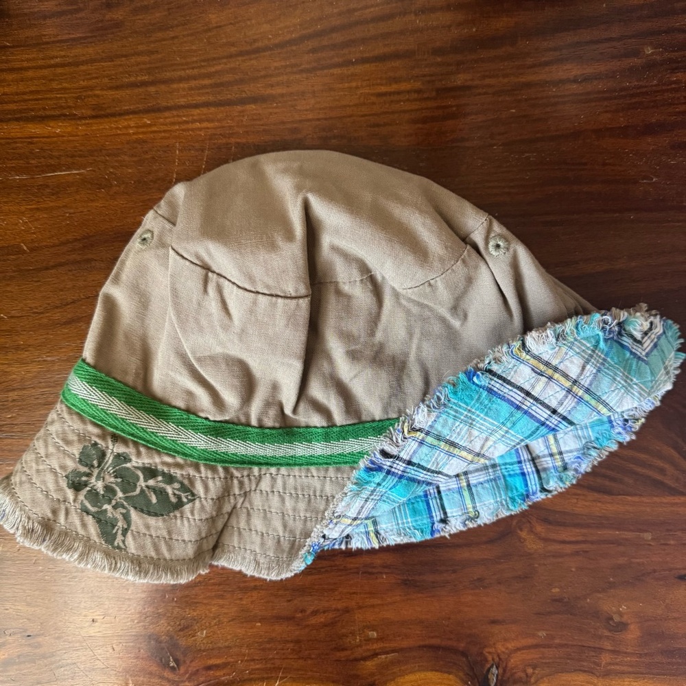 Old Navy Kids Bucket Hat Reversible Khaki & Blue Plaid Large